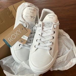 ROXY Rae Sneakers NWT size 6.5